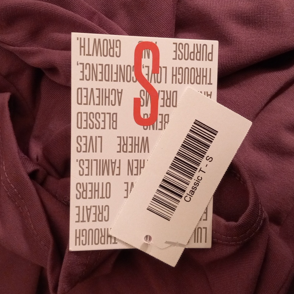 LuLaRoe S Classic T Tee Shirt NWT Purple Hi-Low - Picture 8 of 8